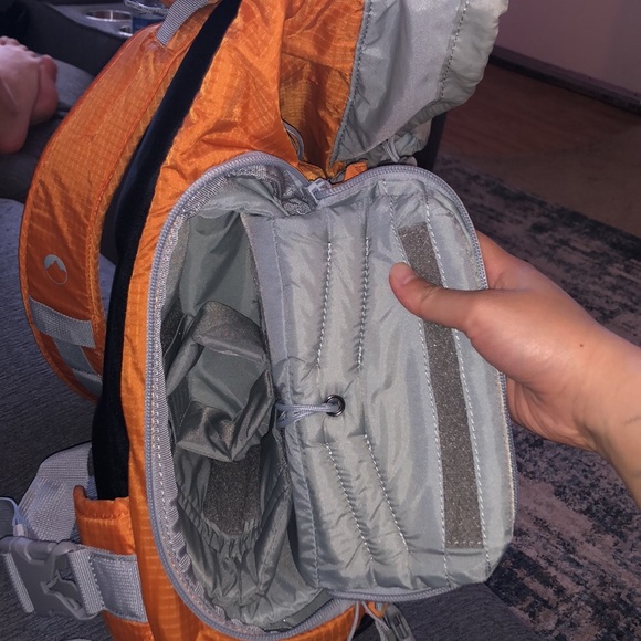 Great Travel/Hiking Bag for the Casual Photographer - Picture 4 of 13